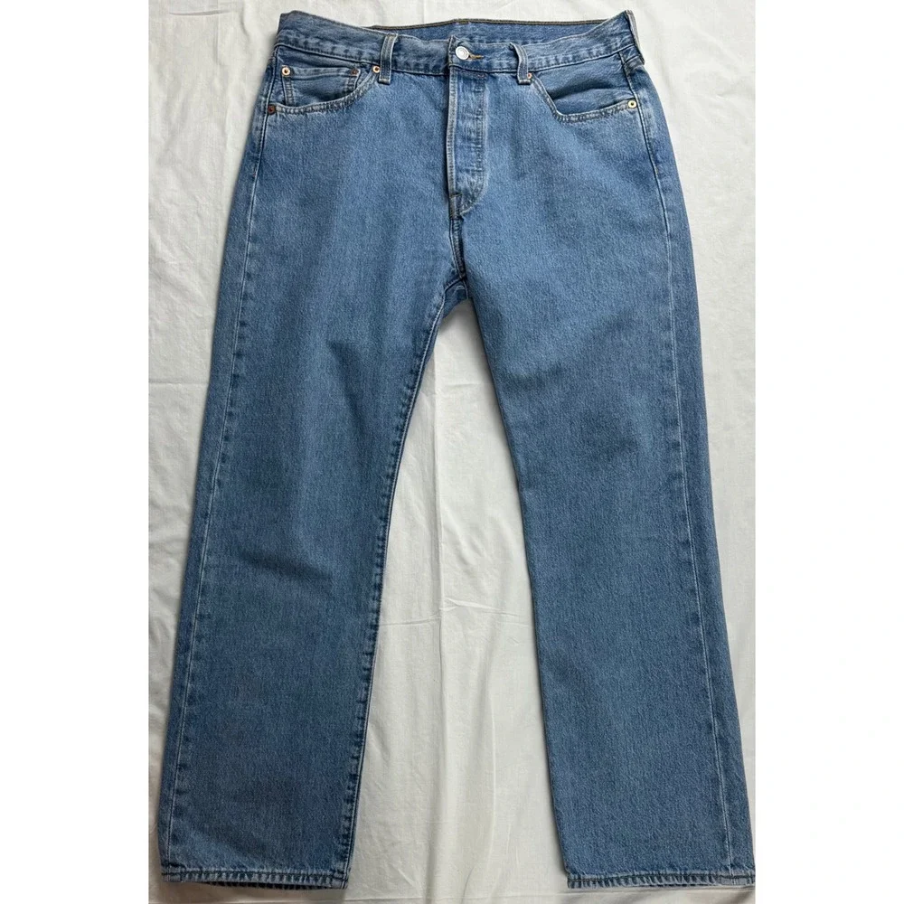 Levis 501 Original Fit Jeans Mens 34x30 Medium Wash Blue‎ Button Fly